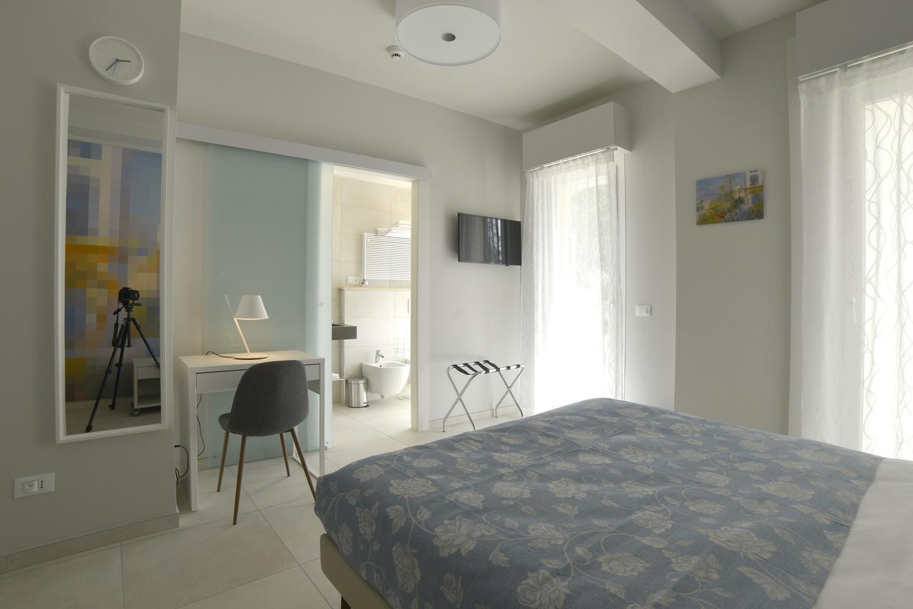 Hotel Villa Miki Bordighera Buitenkant foto