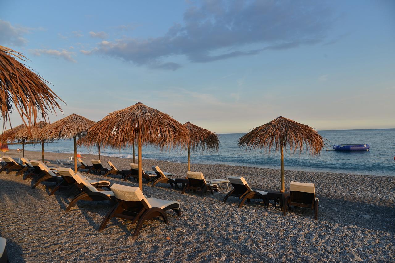 Hotel Villa Miki Bordighera Buitenkant foto