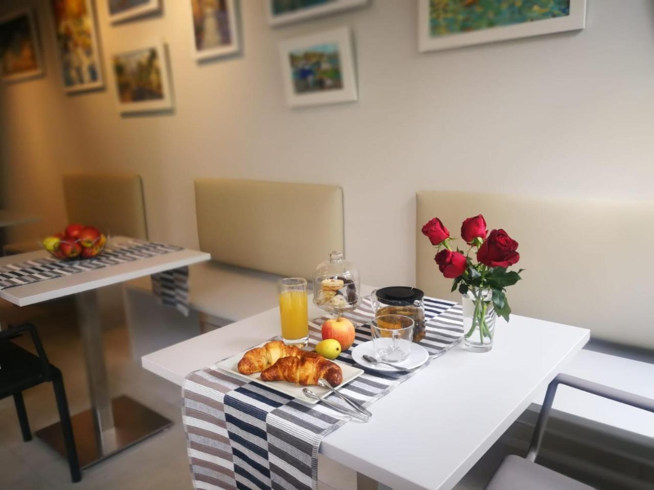 Hotel Villa Miki Bordighera Buitenkant foto